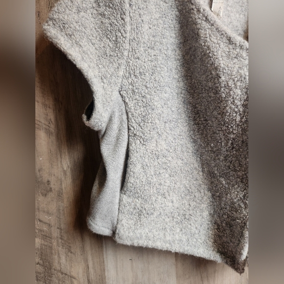 Lululemon Wool Blend Cropped Zip Up Grey Vest Size 4 Women's - Picture 7 of 9